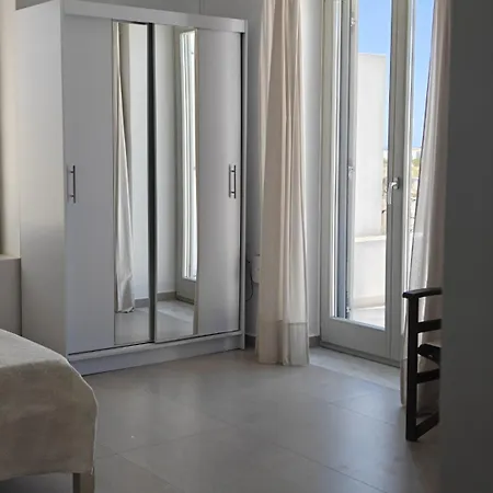 Sarakiniko Nea Cryssi Akti